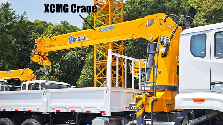 Howo Truck with Boom Crane for Sale in Sierra Leone