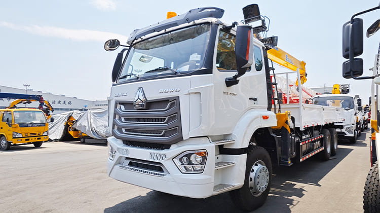 Howo Truck with Boom Crane for Sale in Sierra Leone