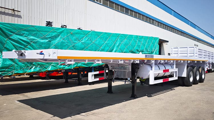 Tri Axle Flatbed Semi Truck Trailer for Sale in Sierra Leone