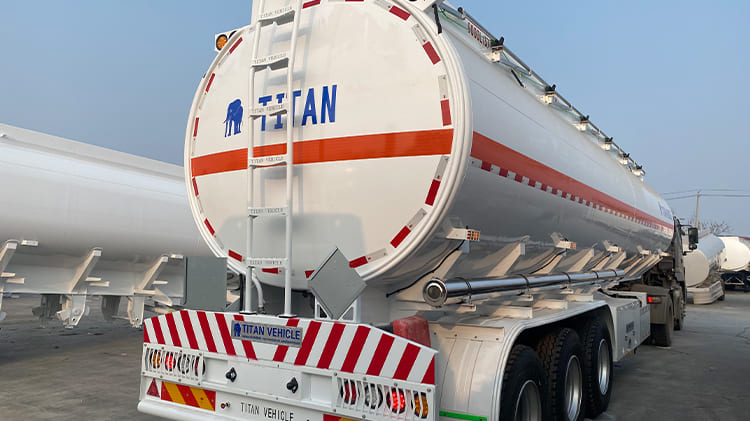 45000L 3 Axle Diesel Fuel Tanker for Sale in Sierra Leone