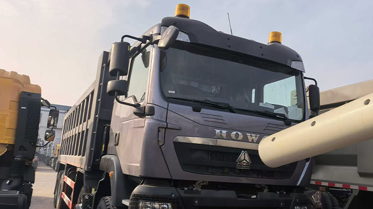 Sinotruk Howo TX 8X4 Dump Truck for Sale in Sierra Leone