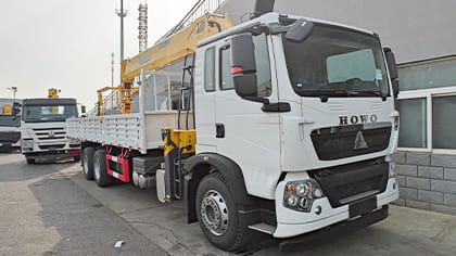 Howo Crane Truck Mounted